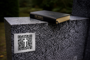 QR-Code für Grabsteine - Motiv Kreuz ERÖFFNUNGSANGEBOT